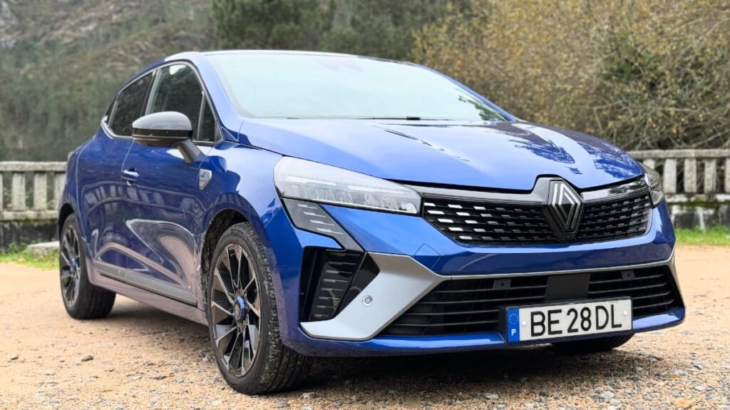 Renault Clio E-Tech Full Hybrid: um clássico que oferece o melhor dos dois mundos