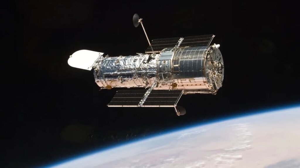 Depois das Voyager, o Hubble começa a dar problemas e a NASA tomou duas decisões…