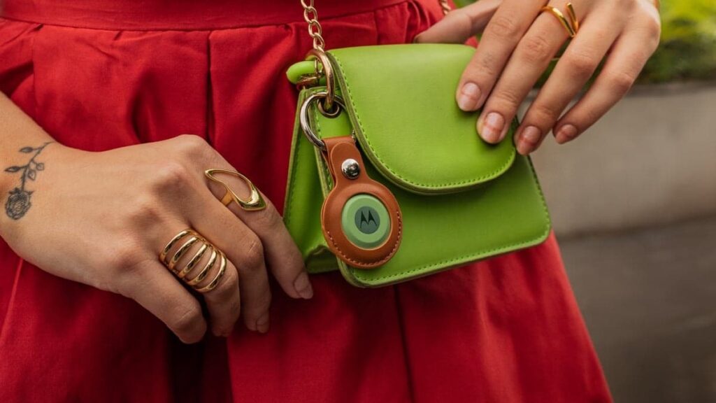 Moto Tag: Motorola lança o localizador rival do AirTag da Apple