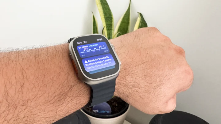 Imagem do Apple Watch com as Atividade em tempo real carregadas