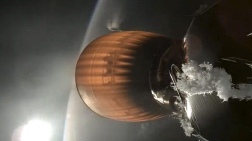 Restos de um foguetão da SpaceX caíram num quintal polaco, após “reentrada descontrolada”