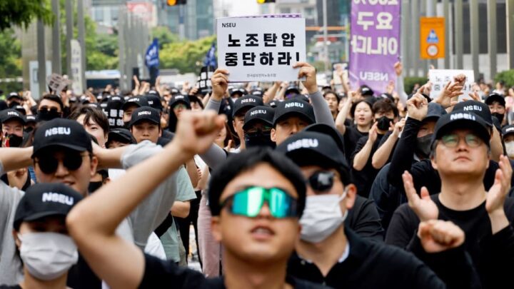 Imagem trabalhadores da Samsung em greve