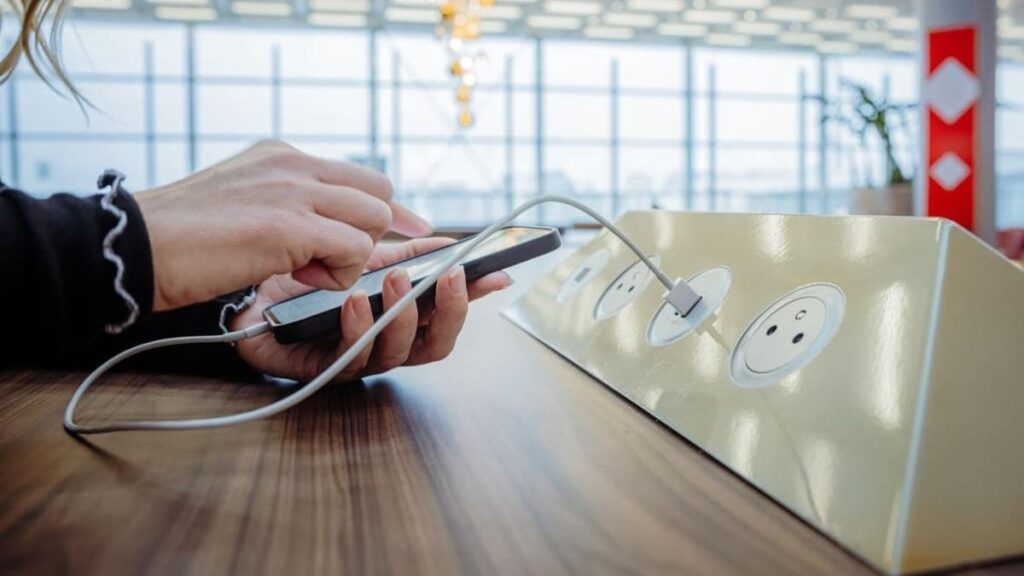 Utilizadores Android e iOS alertados sobre ataque “Juice Jacking”. Veja como evitar!