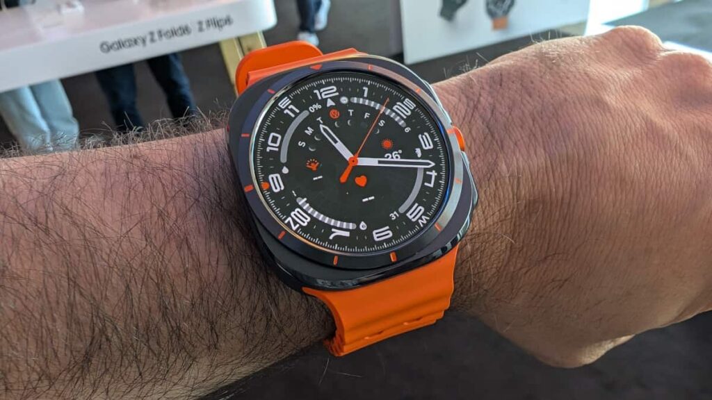 Samsung Galaxy Watch Ultra smartwatch problema desalinhado