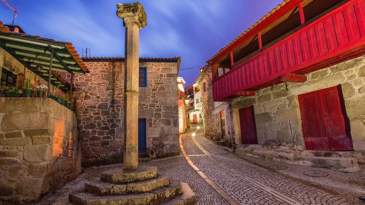 Férias: passeio à torre fortificada de Ucanha e paragem para comer os milhos