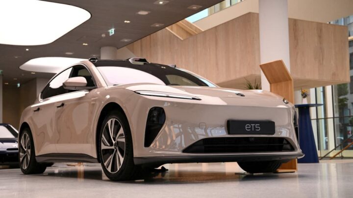 Carro elétrico NIO ET5