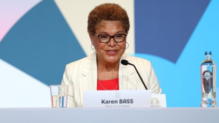 Karen Bass, presidente da Câmara de Los Angeles, cidade que vai acolher os Jogos Olímpicos 2028