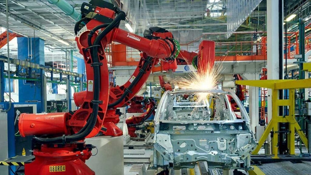 Stellantis suspende a produção do Fiat 500 elétrico devido à fraca procura