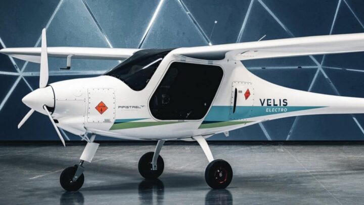 Avião 1005 elétrico Velis Electro inaugurado em Viseu