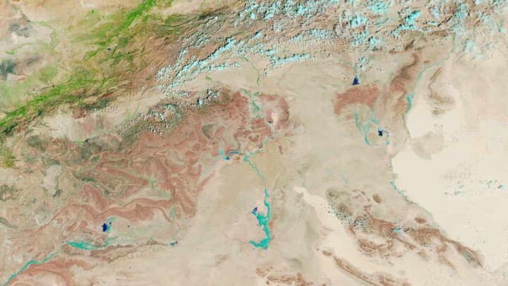 NASA images of the Sahara desert after torrential rain