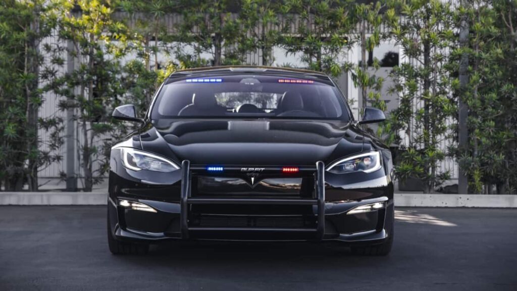 Tesla Model S Plaid é o carro-patrulha da polícia mais rápido do mundo