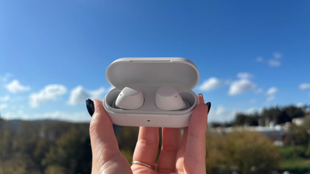 Análise Sony WF-C510: qualidade de som que não compromete a carteira