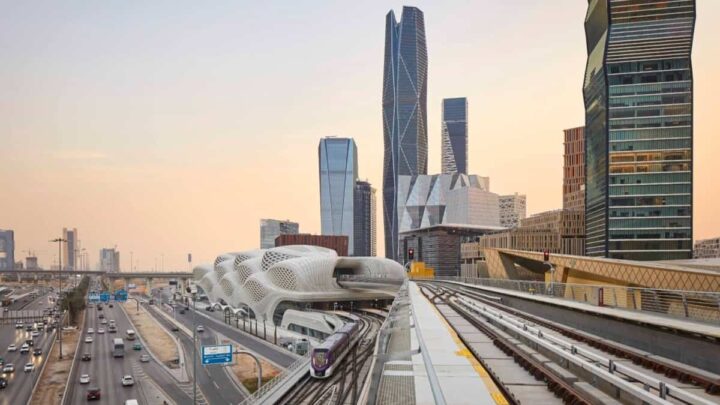 Arábia Saudita inaugura o mais longo sistema de metro sem condutor do mundo