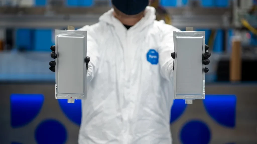 Bateria de eletrólito sólido promete triplicar a autonomia dos automóveis elétricos