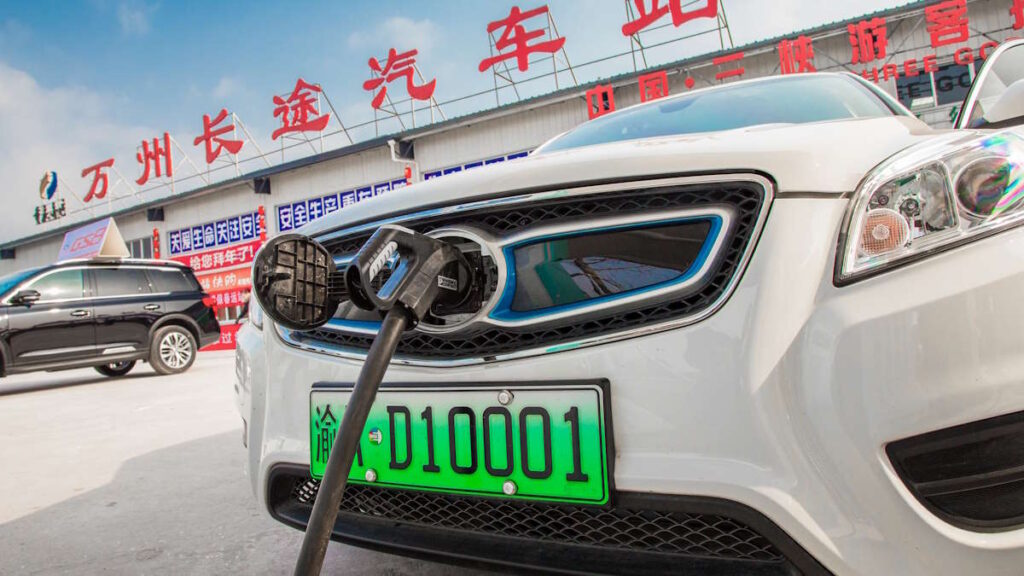 carros elétricos China vendas combustão