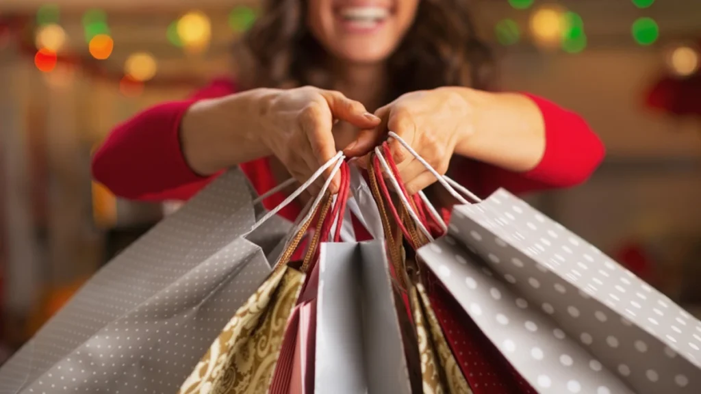 Inquérito: 60% dos portugueses prevê gastar até 500€ em presentes de Natal