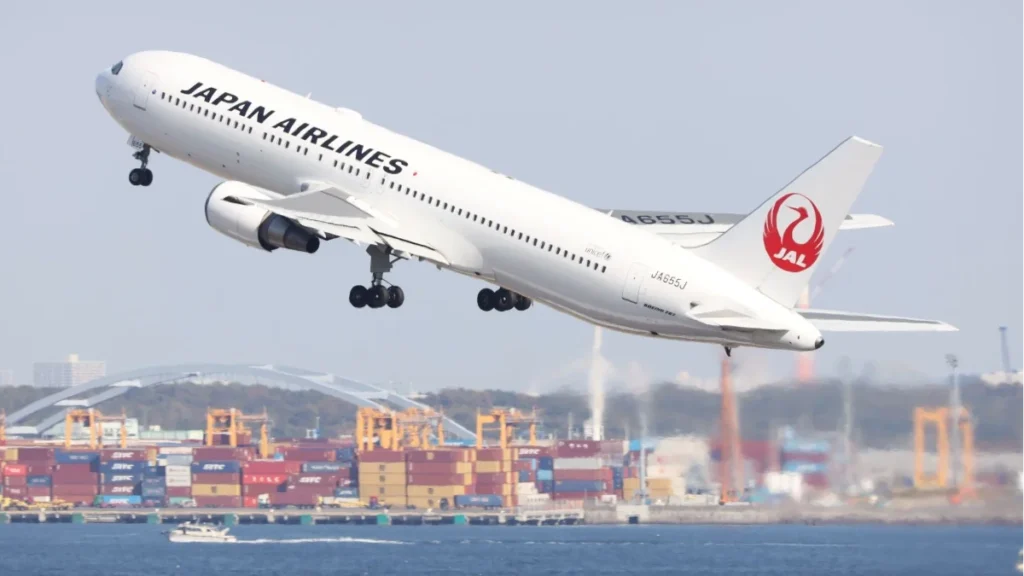 Ataque cibernético atinge a Japan Airlines e atrasa voos em época de festas