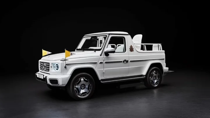 Imagem papamóvel Mercedes-Benz G 580