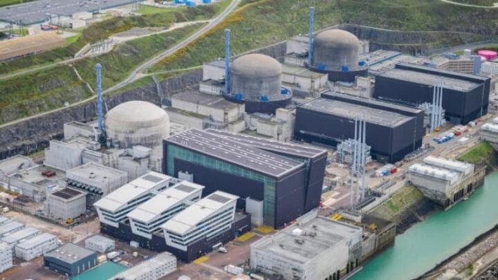 Reator nuclear em França