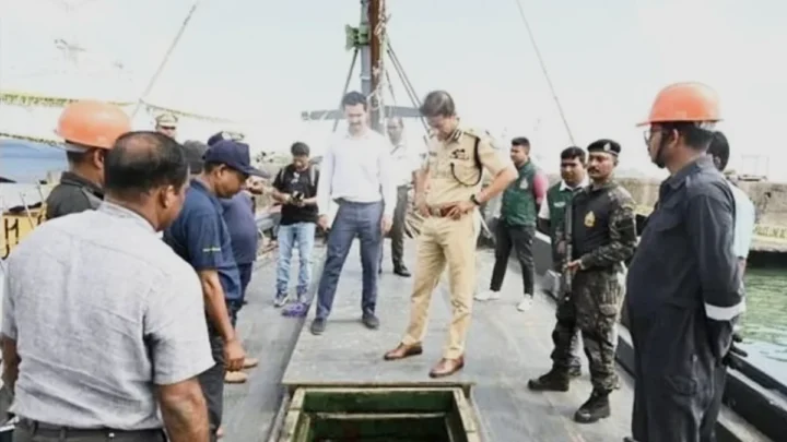 Imagem do barco que trazia 6 toneladas de droga