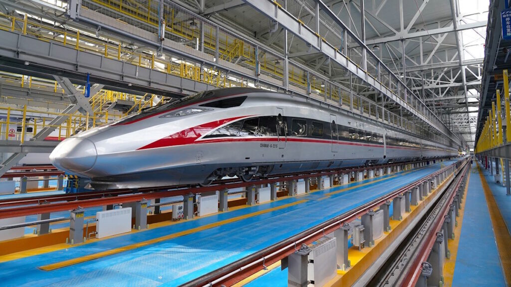China apresenta um dos bullet trains mais rápidos do mundo: 450 km/h