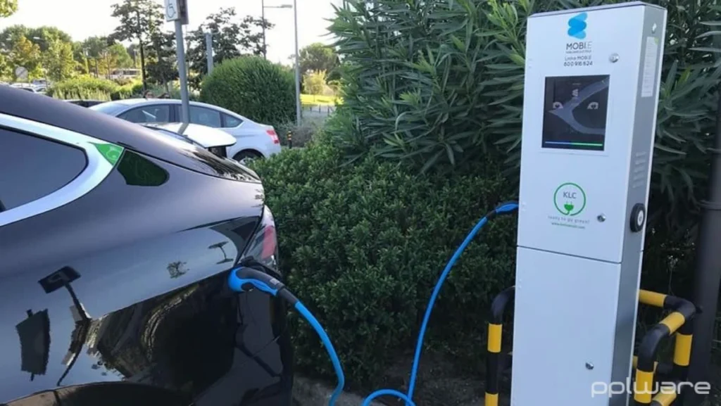 Onde é que os portugueses mais carregam os carros elétricos?