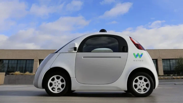 Imagem de um dos exemplos de carros autónomos da Waymo