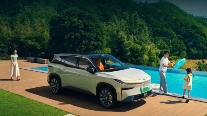 Elétrico Bozhi 3X, ou bZ3X, da Toyota lançado na China