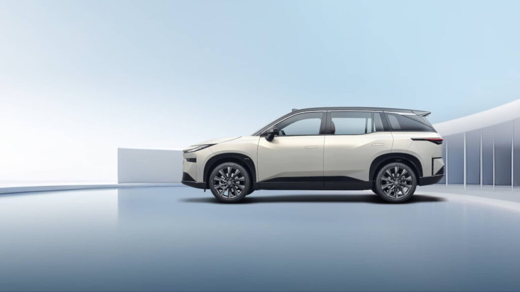 10 mil encomendas numa hora! Toyota lançou o elétrico bZ3X: menos de 14 mil euros