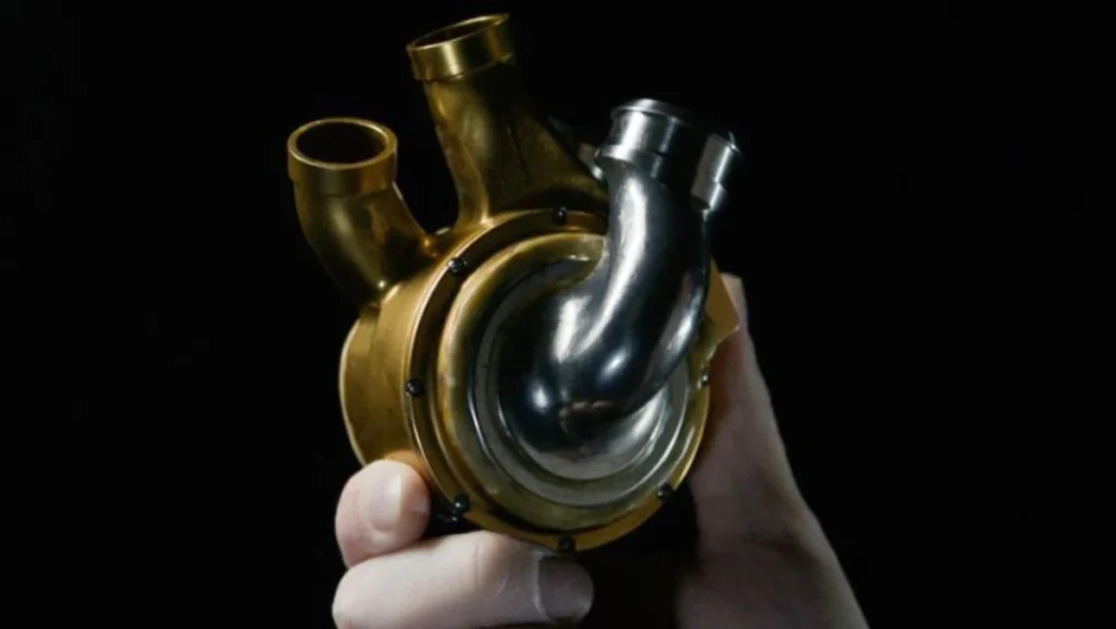 Impressionante: homem recebeu um coração de titânio praticamente indestrutível