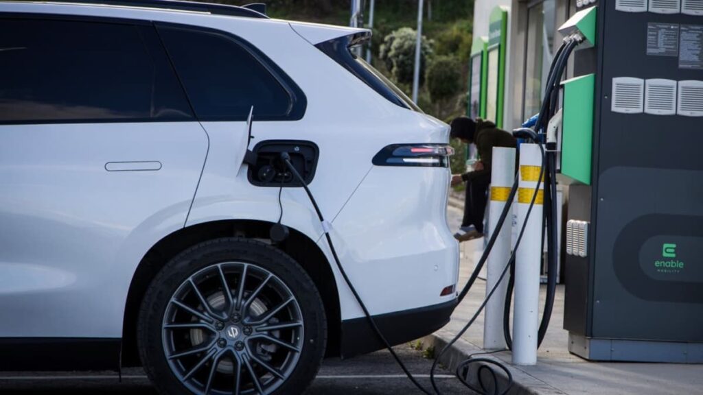 Afinal, a adoção global de elétricos não reduz as emissões de CO2?