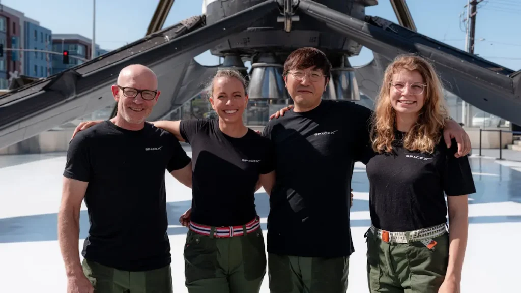 Magnata de Bitcoin compra o primeiro voo espacial polar de sempre à SpaceX