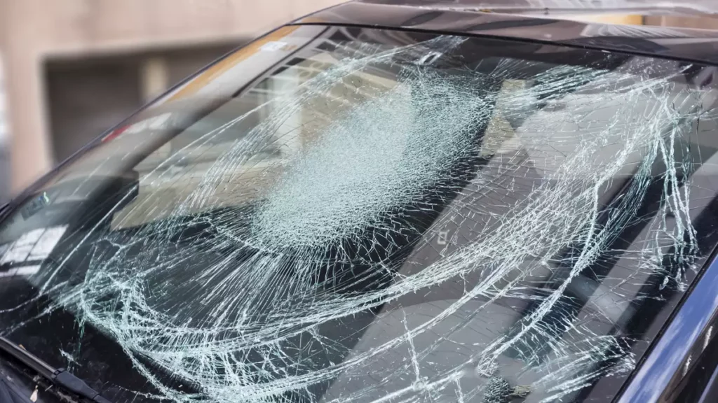 Vidro partido no carro? Tem de ler este artigo