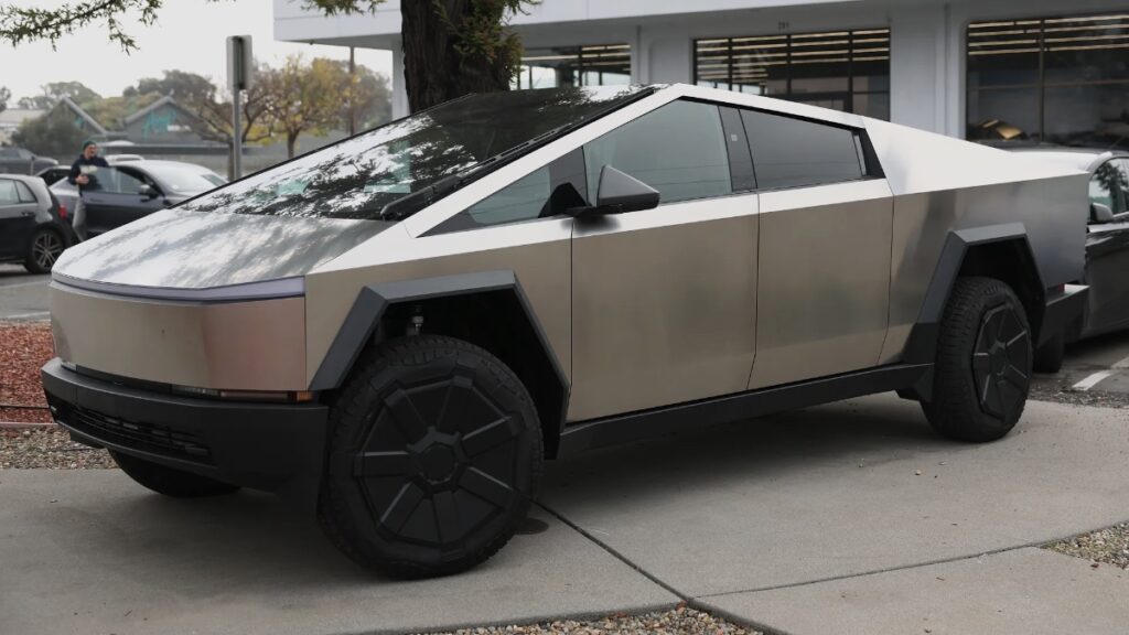 Design dos puxadores da Cybertruck da Tesla matou uma jovem de 19 anos, segundo os pais