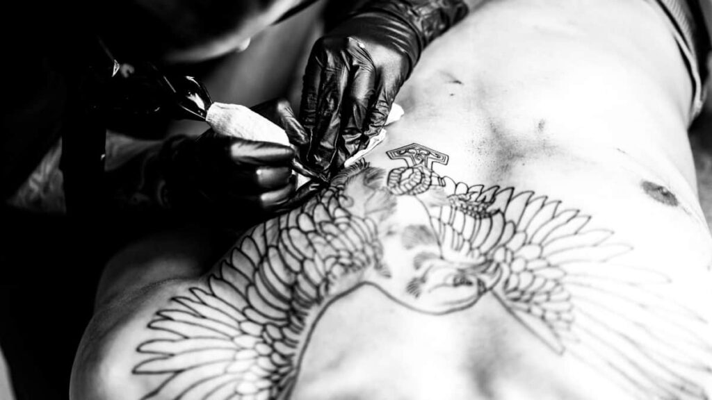 As tatuagens estão associadas a um aumento do risco de cancro?