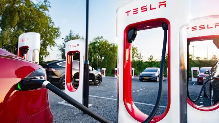 Tesla carregamentos França Espanha