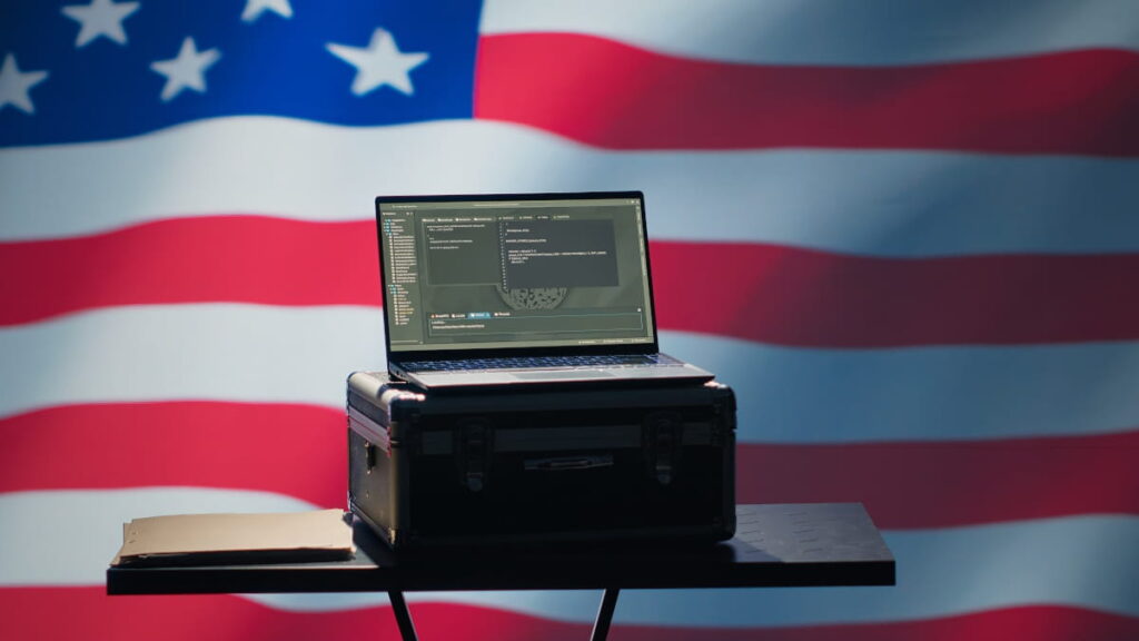 Pela primeira vez, China acusa publicamente três hackers de trabalharem para os EUA