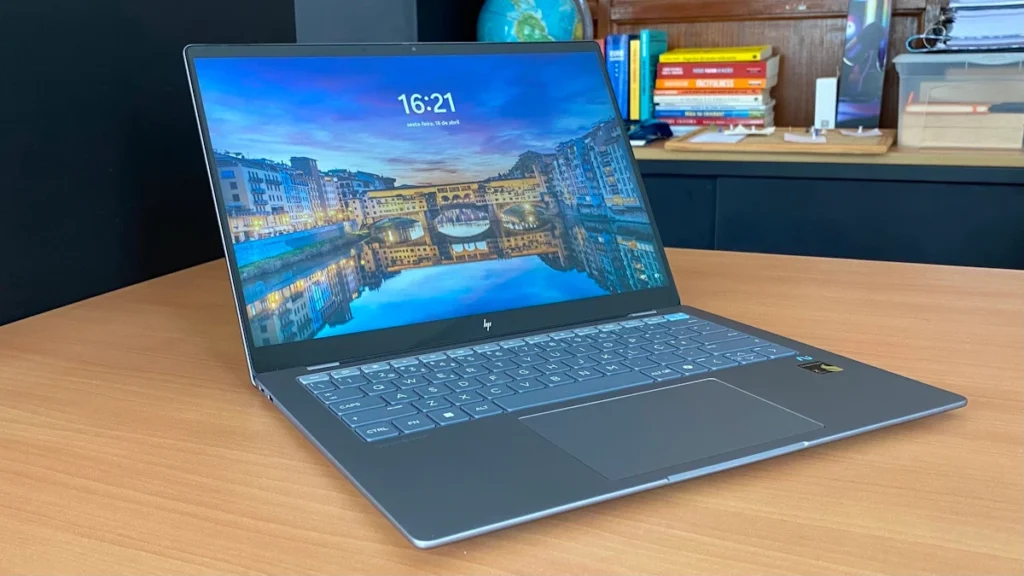 Análise ao portátil HP OmniBook X 14: promete produtividade, autonomia e uma pitada de IA