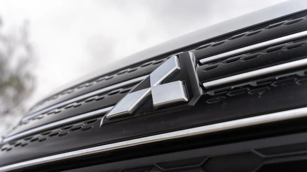 Mitsubishi congela todas as exportações de carros para os EUA