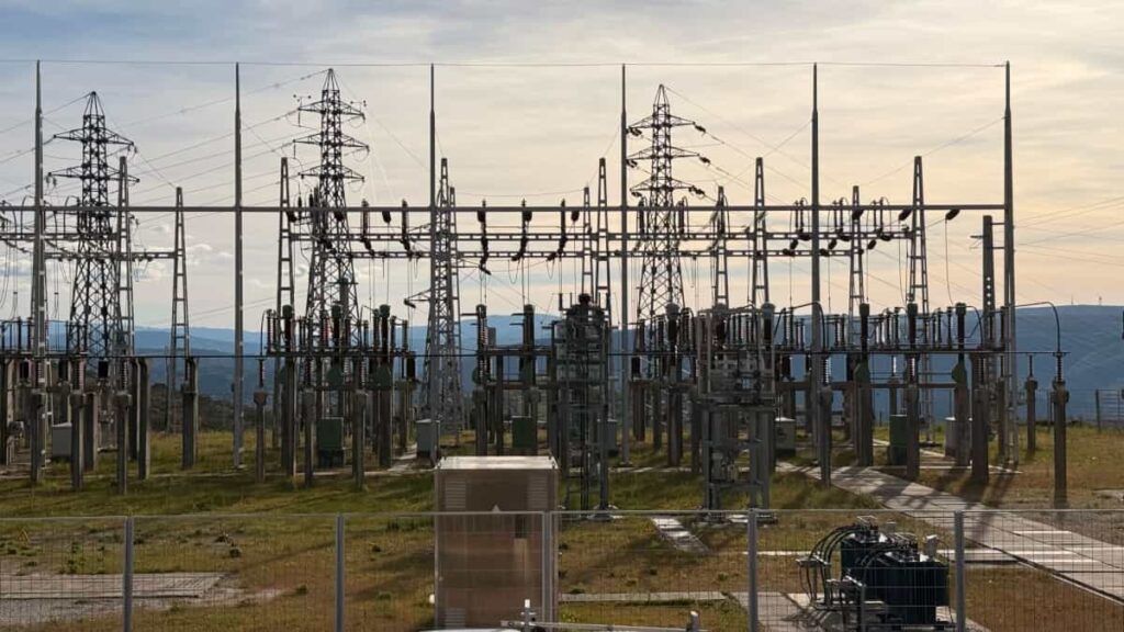 Apagão ibérico foi provocado por falhas em cascata na produção renovável