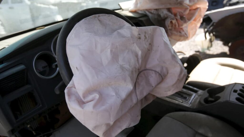 Como a Ford quer proteger os passageiros com um airbag traseiro