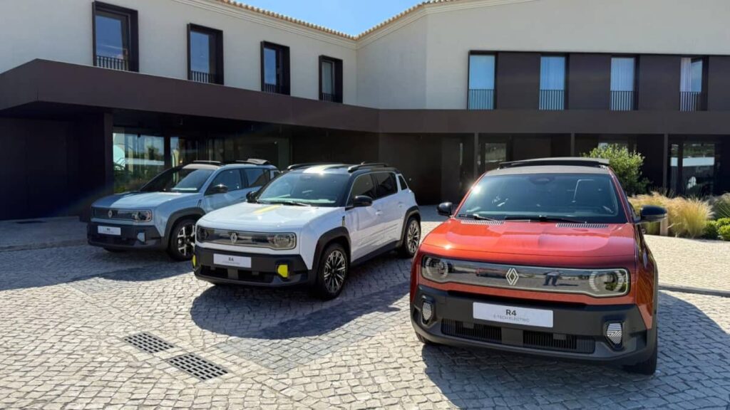 Renault 4 E-Tech elétrico: estamos na Ericeira a conhecer esta máquina “para todos e para tudo”