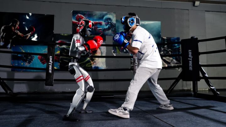 Robô humanoide da Unitree Robotics a praticar boxe