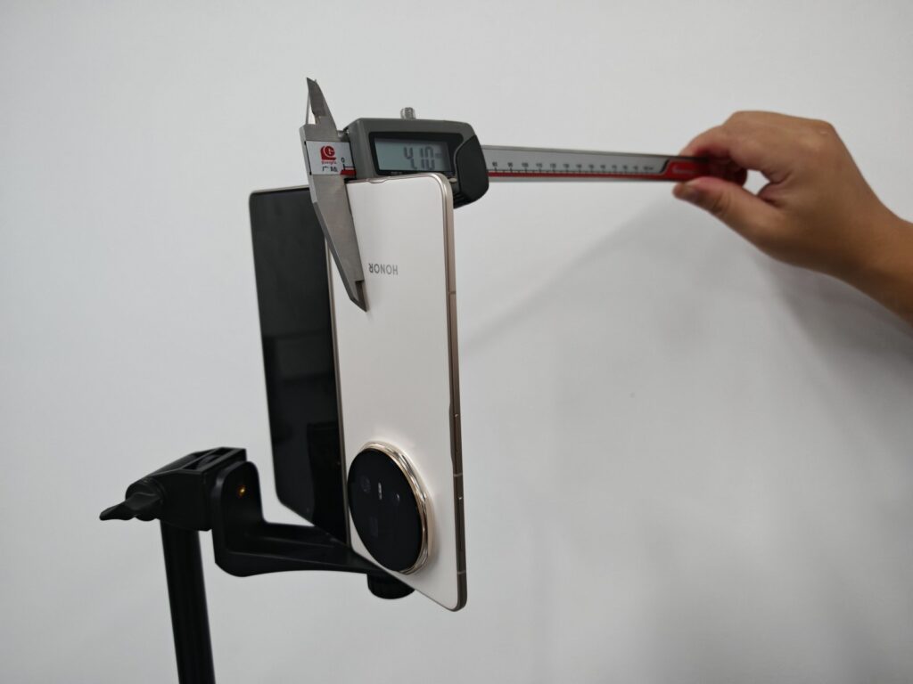 Dobrável fino? Honor tem resposta do Magic V5 ao Galaxy Z Fold7 3 Honor Magic V5 Galaxy Z Fold7 dobrável fino