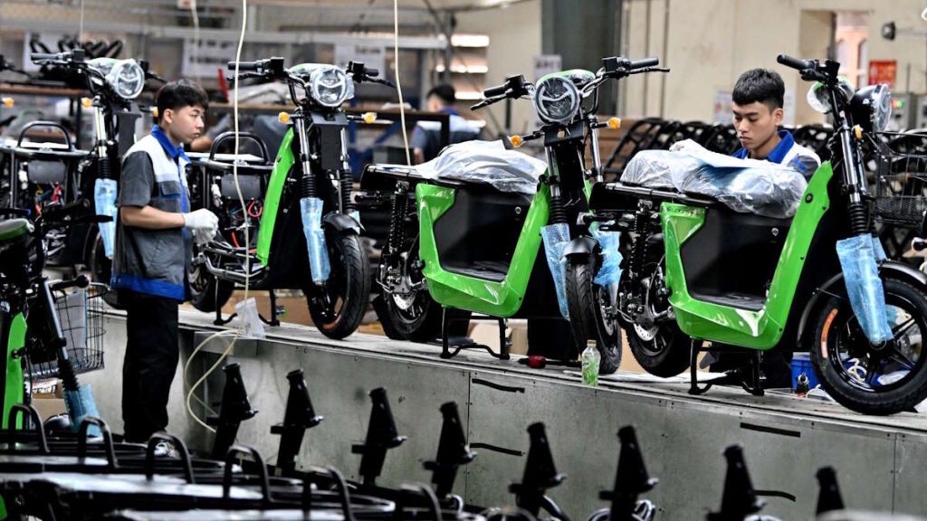 motas gasolina eletricas Vietname motociclos