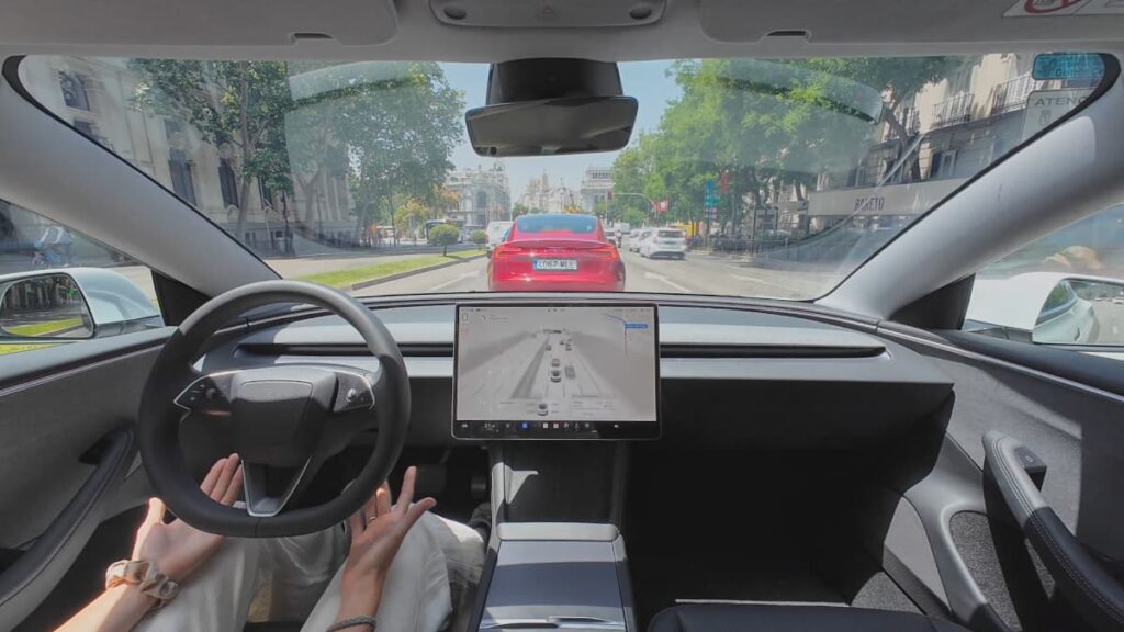 Condução autónoma da Tesla mais perto de Portugal? Tecnologia testada em Madrid