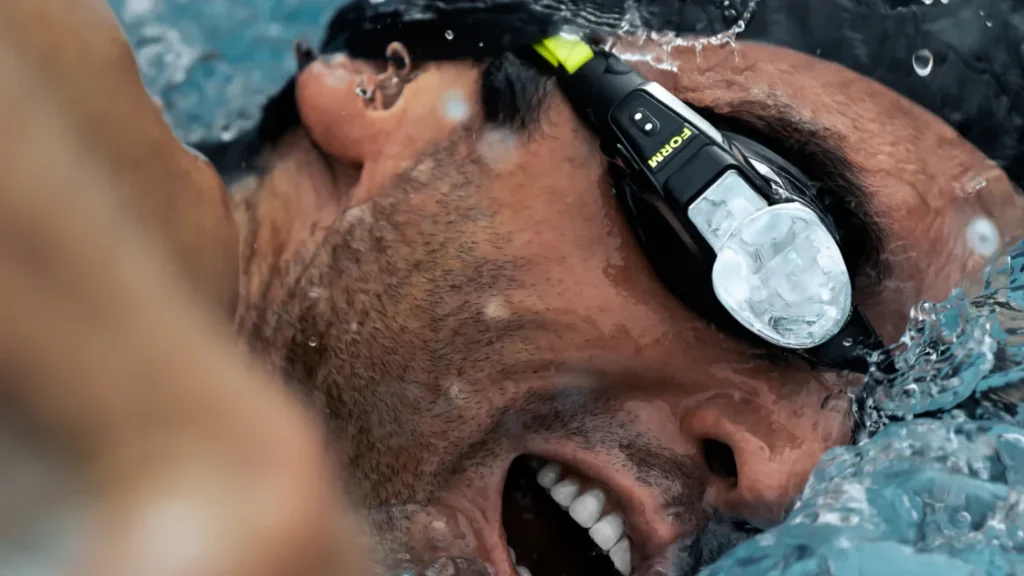 Óculos inteligentes integram visor com Realidade Aumentada para nadar à séria!