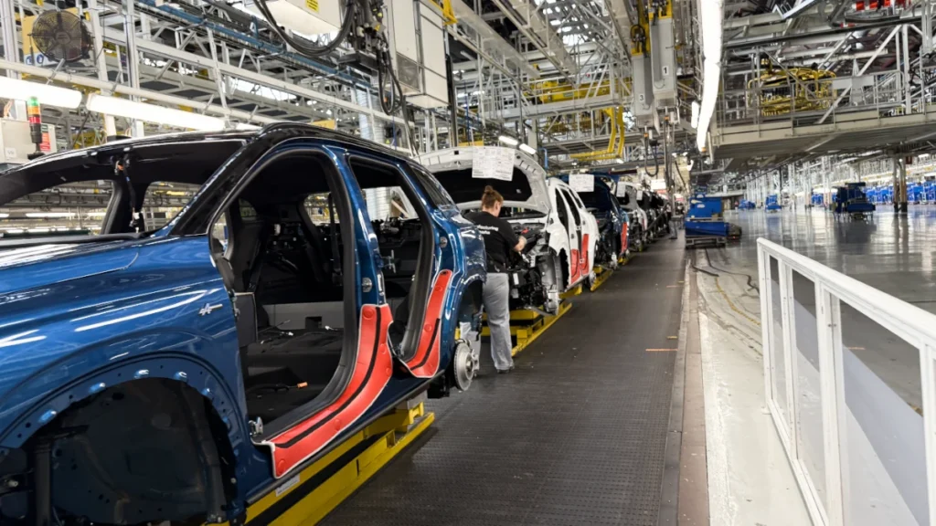 “Big Brother” da Renault em Palencia permite produzir um veículo novo a cada 60 segundos