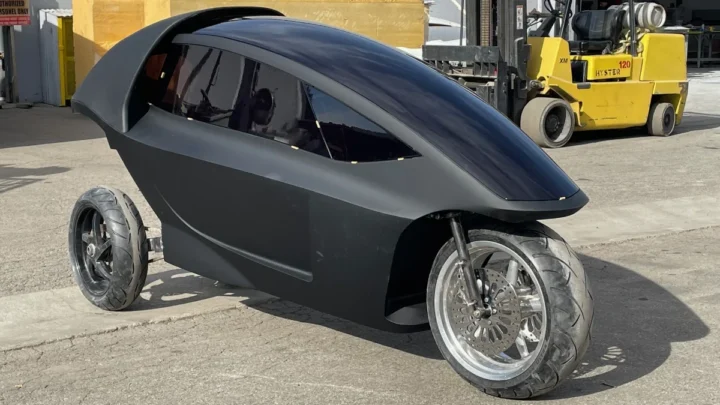 Imagem do protótipo funcional do veículo elétrico Trinova