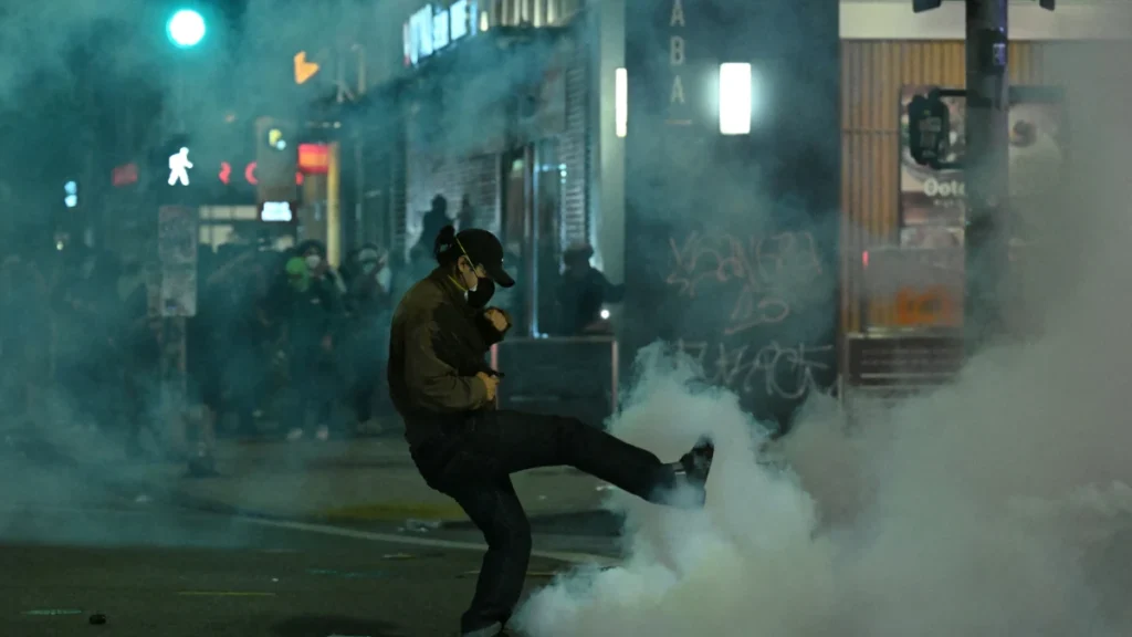 A frequência proibida: o zumbido que os adultos não ouvem e que está a moldar as cidades